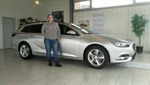 Marlen Villiger aus Niederbipp mit ihrem Opel Insignia
